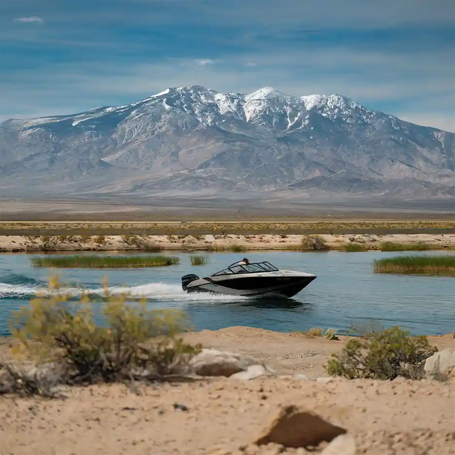 Boating on Topaz Lake